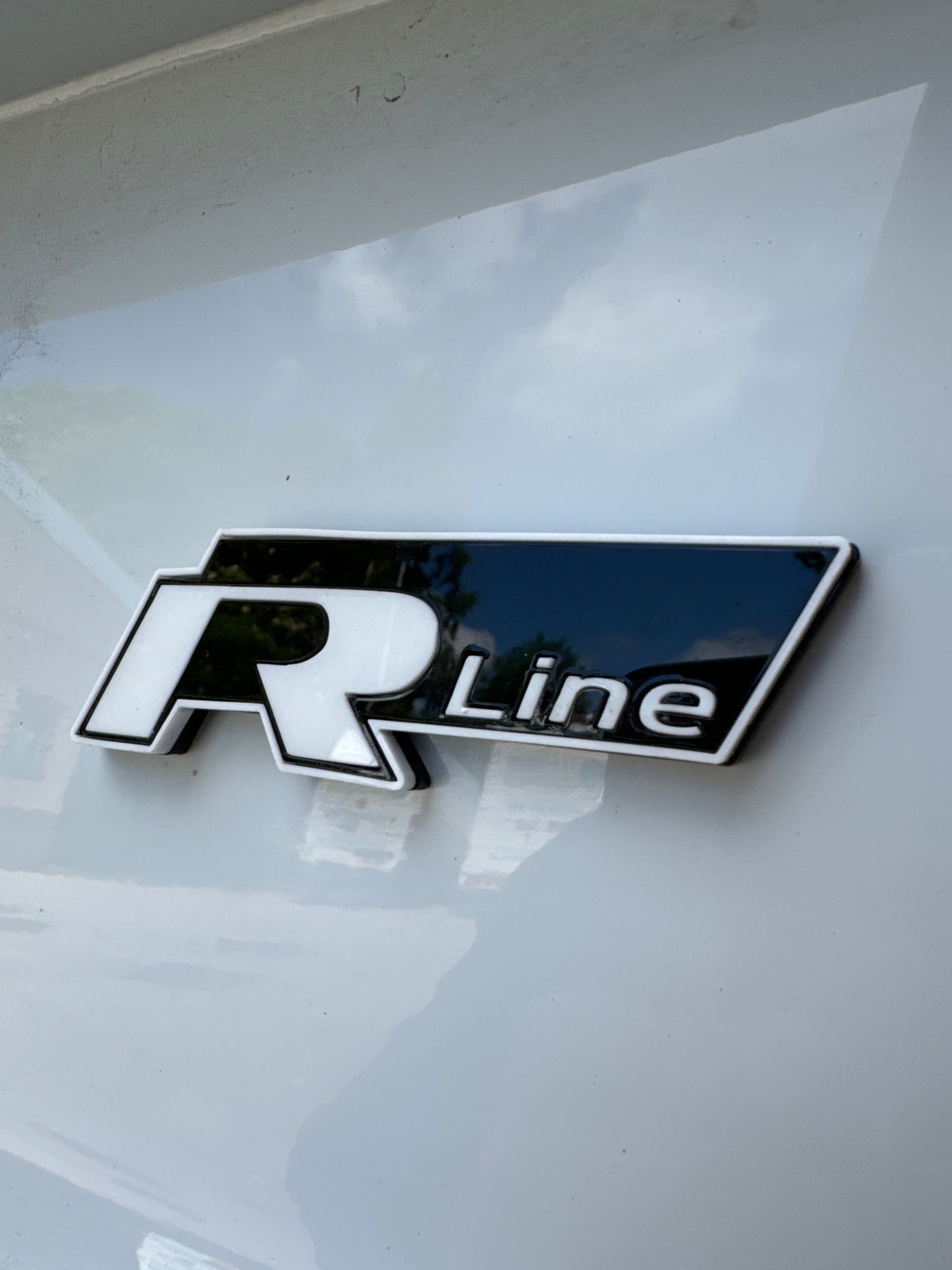 Atlas R Line Badging 4D