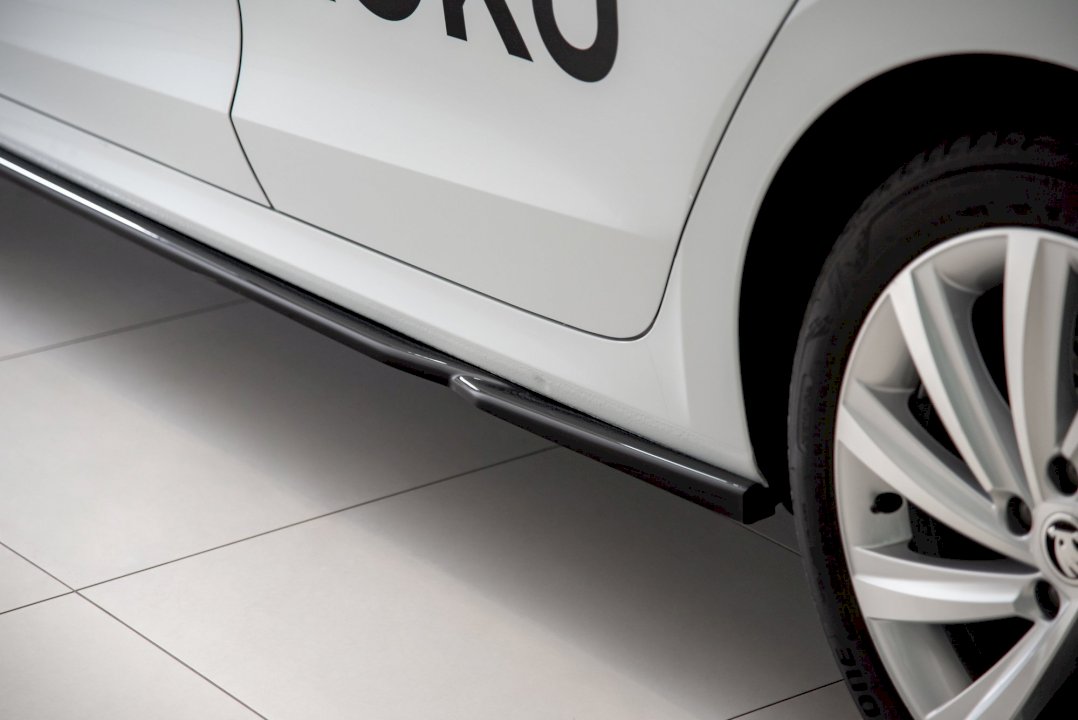 Maxton Design - SIDE SKIRTS SPLITTERS V2 SKODA OCTAVIA MK4 (2019-2024)