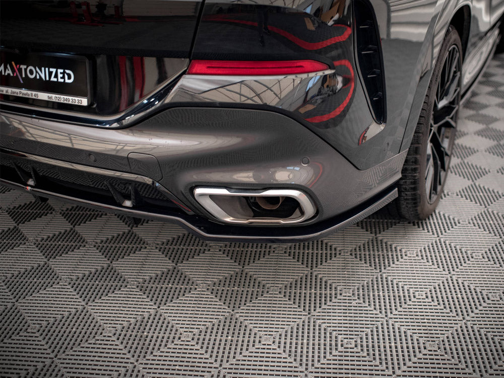 Maxton Design - CENTRAL REAR SPLITTER (VERTICAL BARS) V.2 BMW X6 M-PACK G06