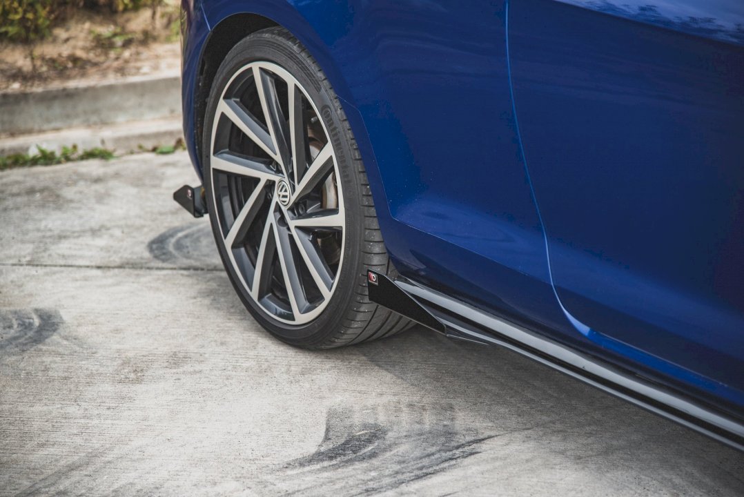 Maxton Design - STREET PRO SIDE SIDE SKIRTS DIFFUSERS + FLAPS VW GOLF 7 R / R-LINE FACELIFT